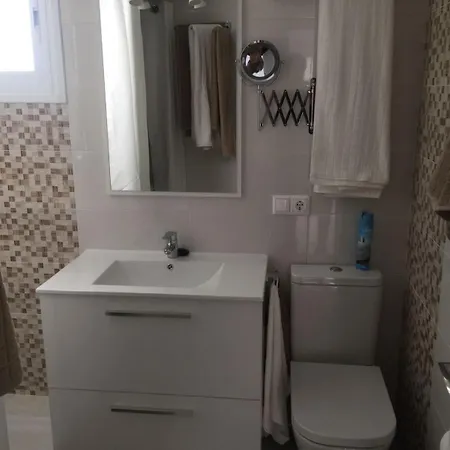 Seaside 2 Bedroom Spain Appartamento *