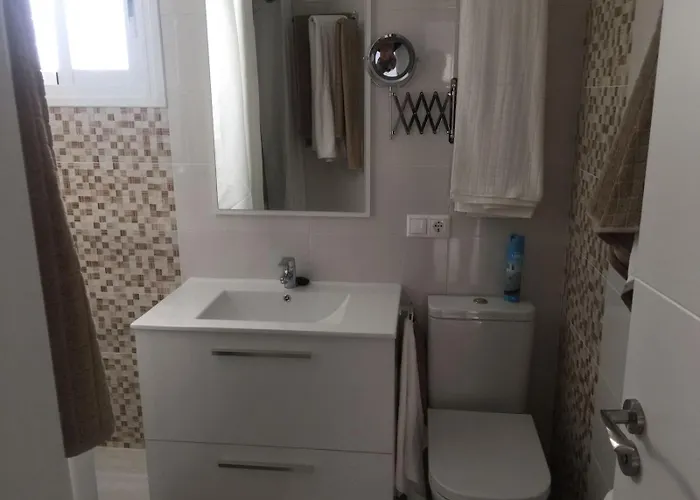 Seaside 2 Bedroom Spain Appartamento *